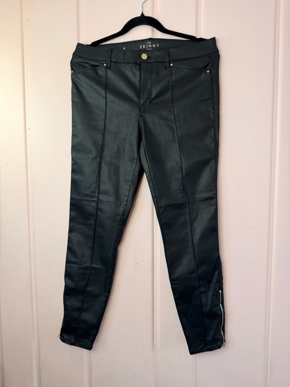 White House Black Market SKINNY Black Coated zip ankle Pants sz8